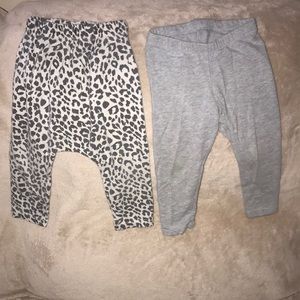 Bundle of two leggings animal print and solid grey 💕
